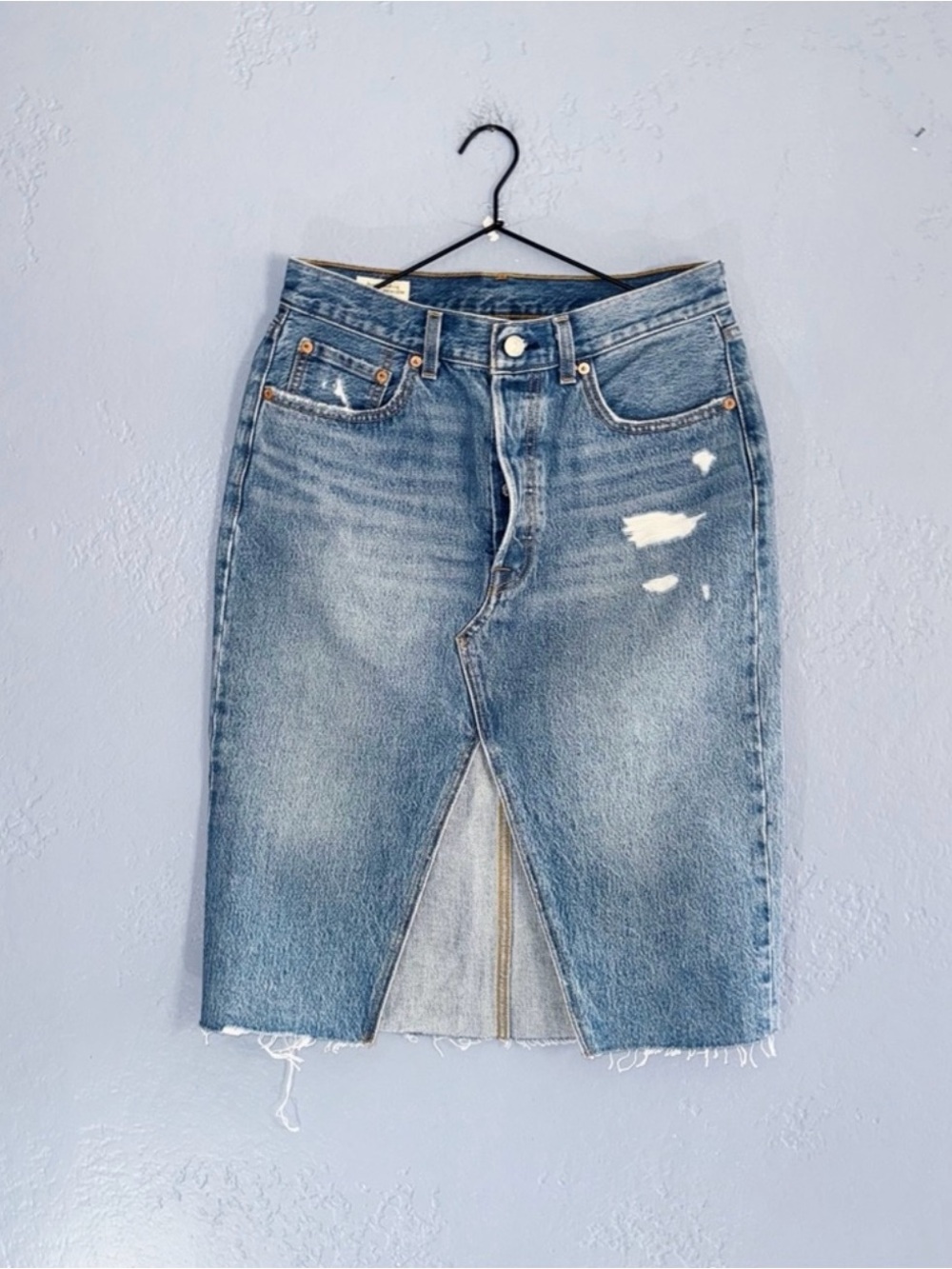 NWOT Levi's High-Rise Deconstructed Midi Denim Skirt - Size 29 - Button Fly - Picture 2 of 10